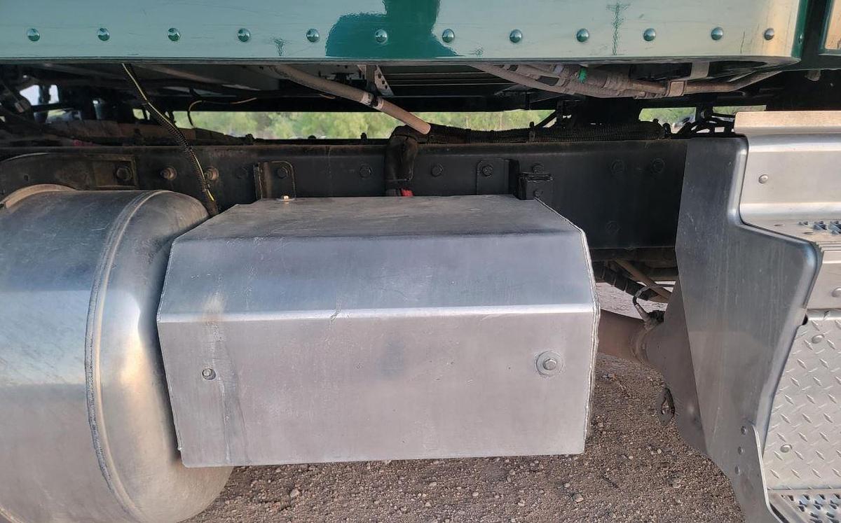 Used 2021 Peterbilt 567