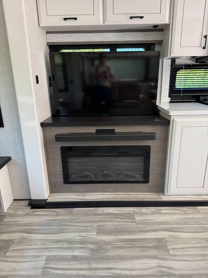 Used 2024 Jayco Pinnacle 38FLS Fifth Wheel