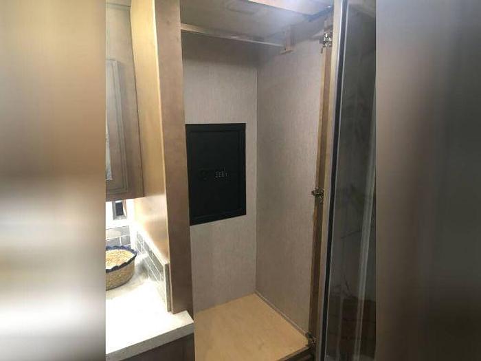 Used 2020 Newmar VENTANA 4037