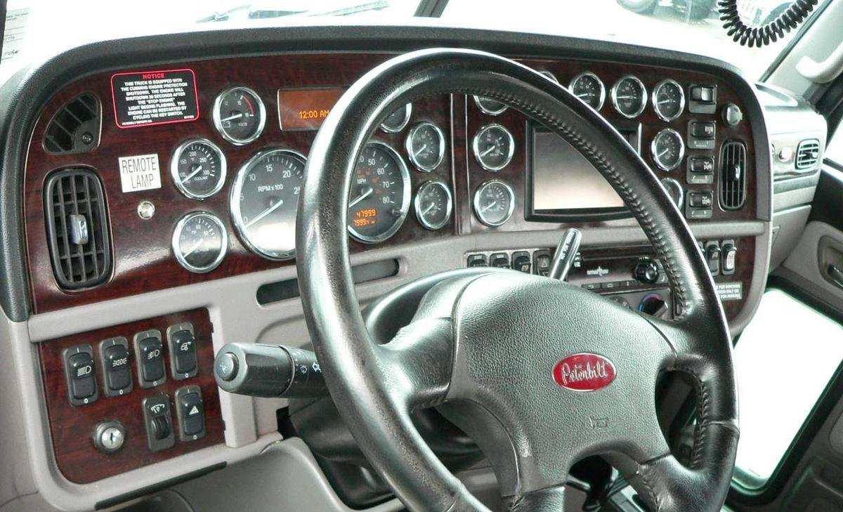 Used 2016 Peterbilt 389