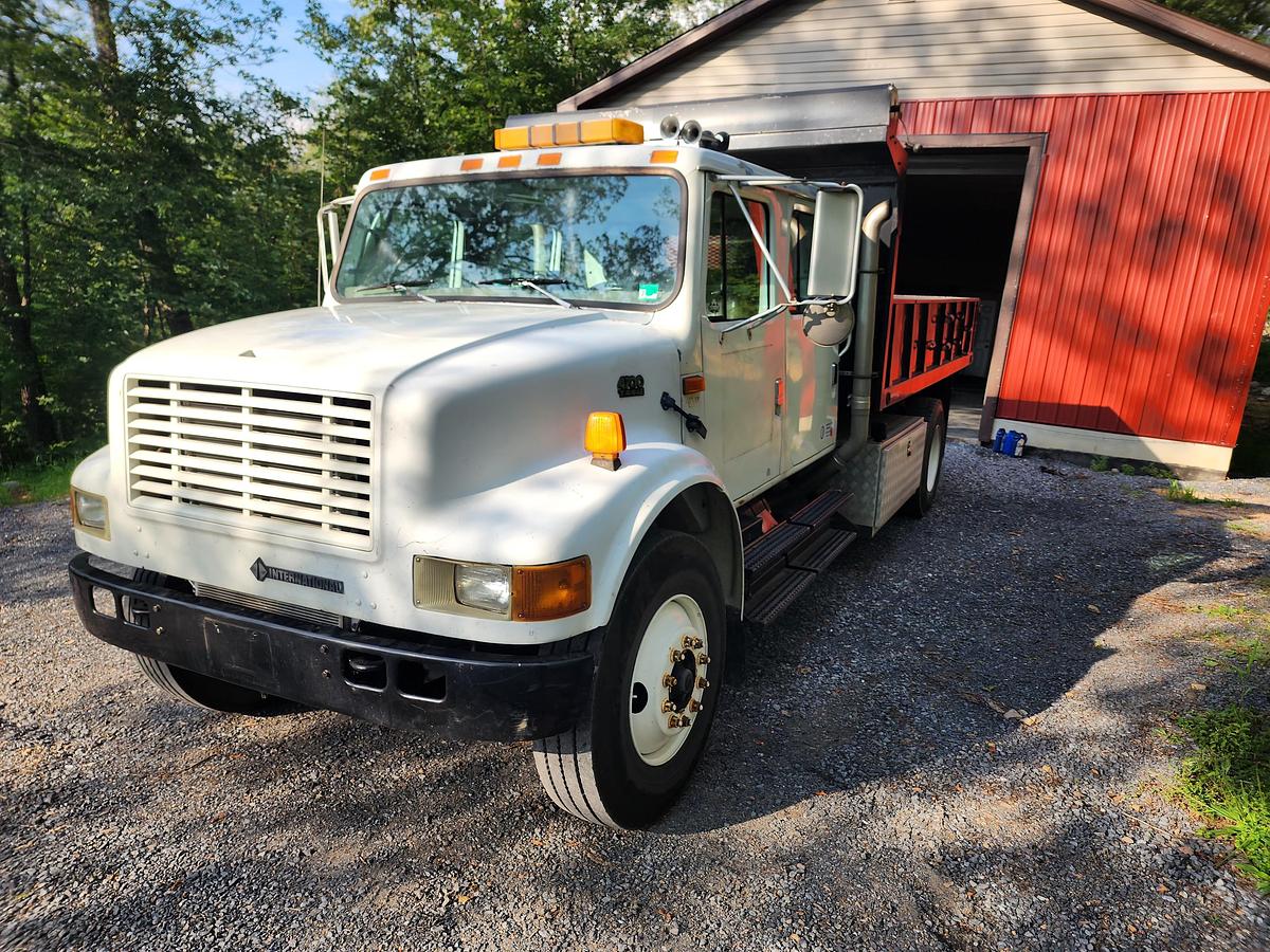 Used 2002 International 4700