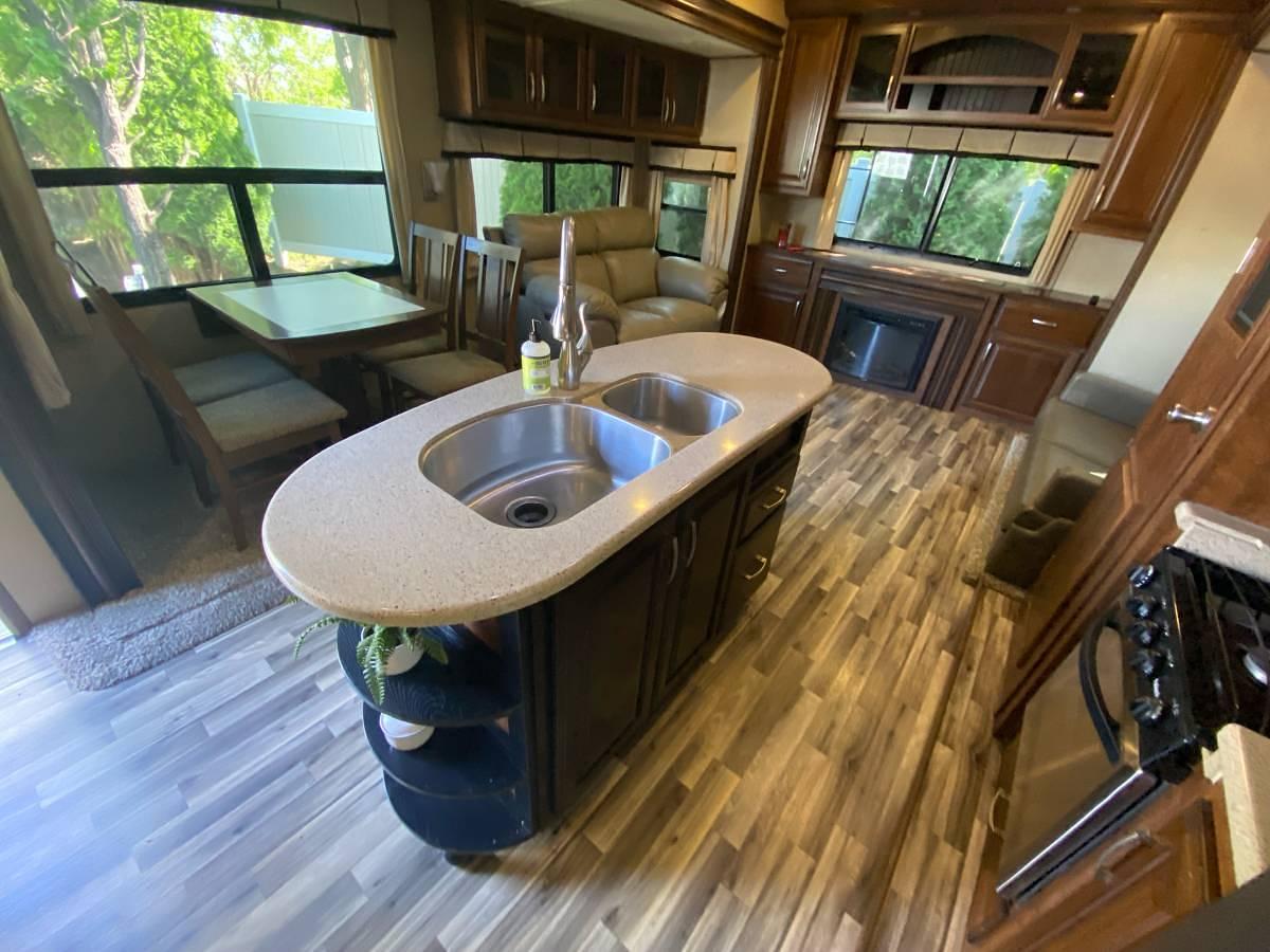 Used 2015 Solitude 5