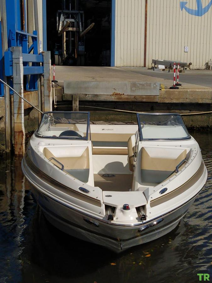 Used 2004 Larson LXI 248 Bowrider Boat