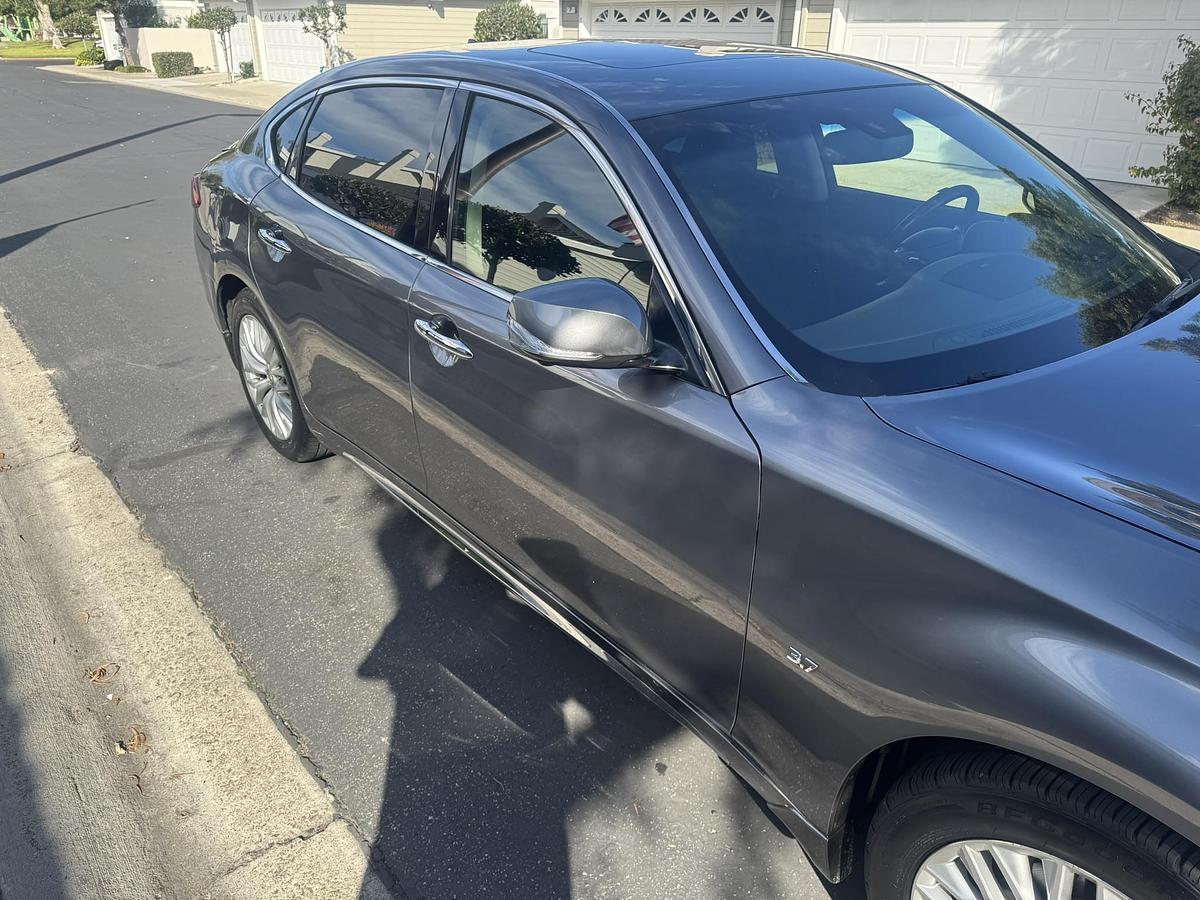 Used 2016 Infiniti Q70