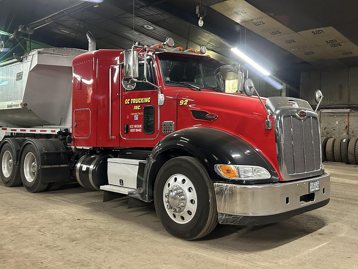 Used 2016 Peterbilt 386 Conventional Sleeper Semi