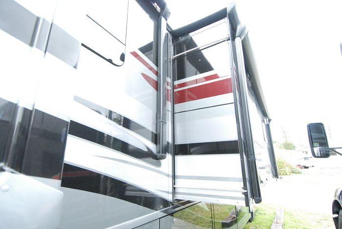 Used 2015 Winnebago Ellipse 42QD