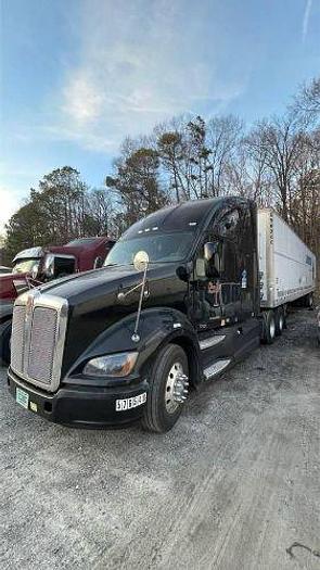 Used 2013 KENWORTH T700