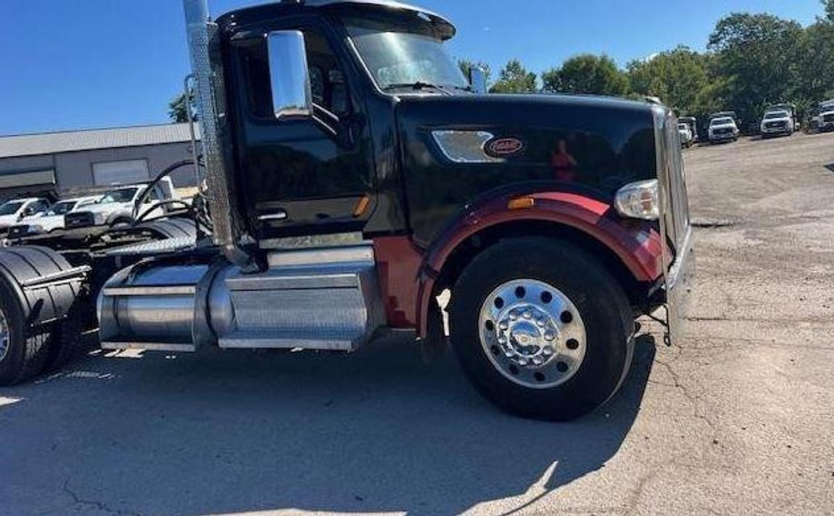 Used 2020 PETERBILT 567 Day Cab