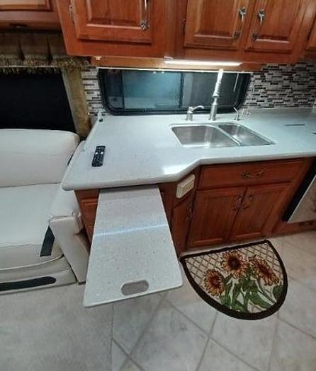 Used 2004 American Coach American Tradition 40J