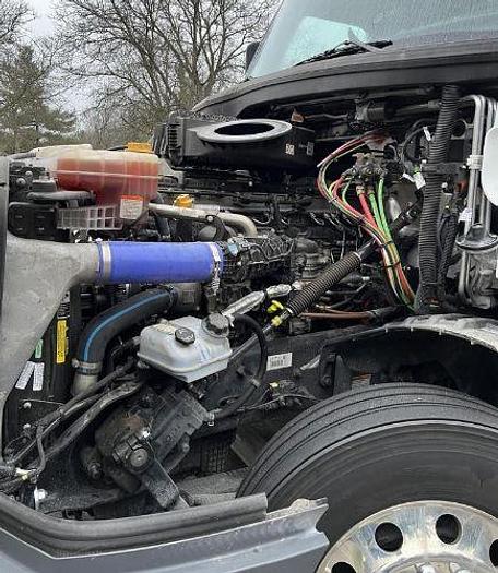 Used 2024 Freightliner CASCADIA 126