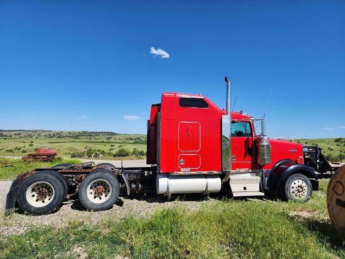 Used 2004 KENWORTH W900L