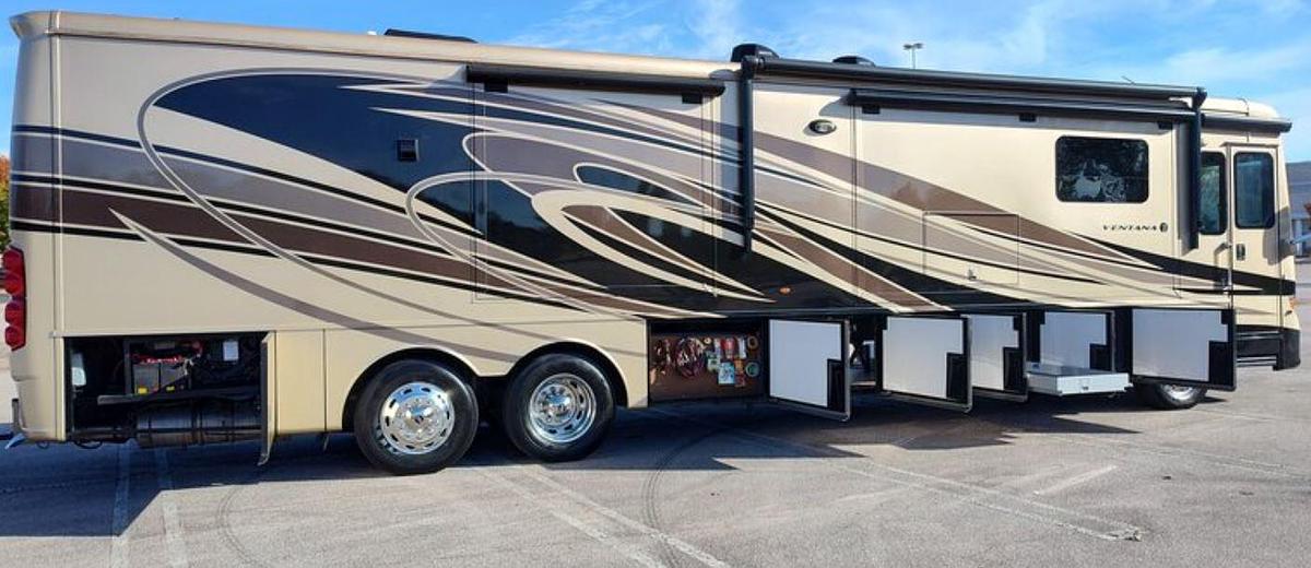 Used 2018 Newmar Ventana 4369