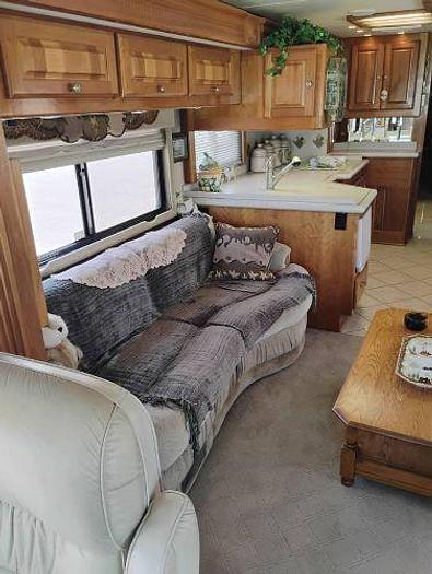 Used 2004 Monaco Dynasty