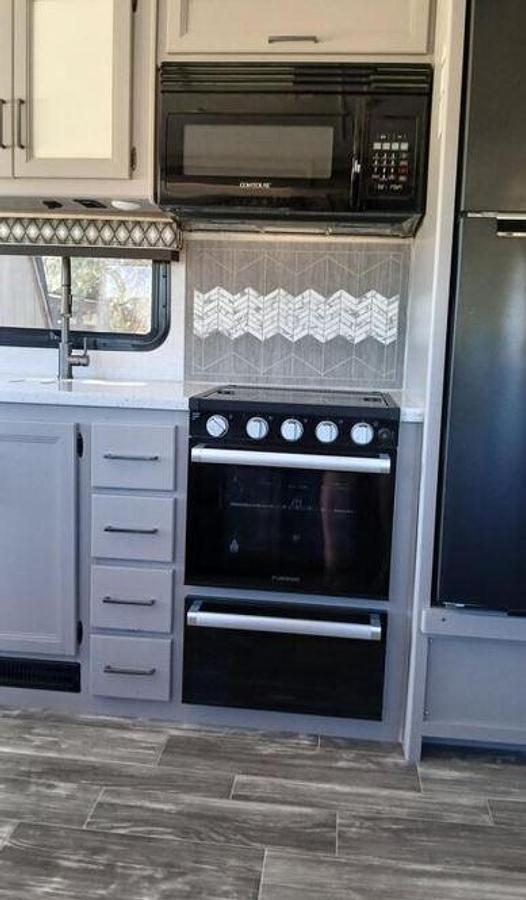 Used 2024 Thor Motor Coach Hurricane 35M Class A Motorhome