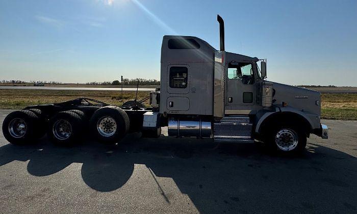 Used 2012 KENWORTH T800