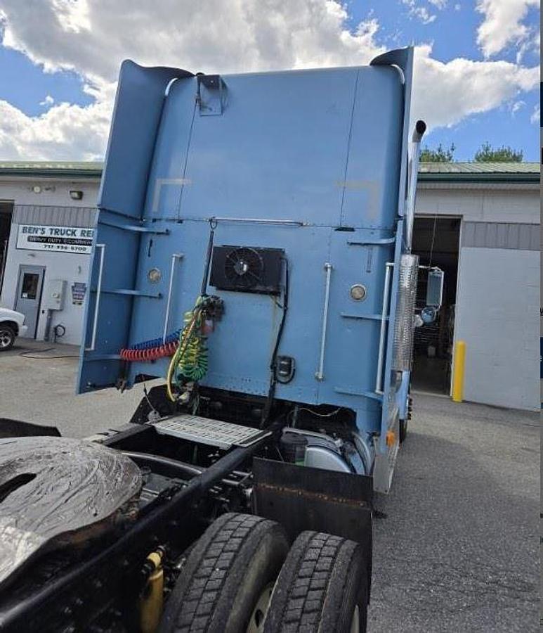 Used 1998 FREIGHTLINER FLD132 CLASSIC XL