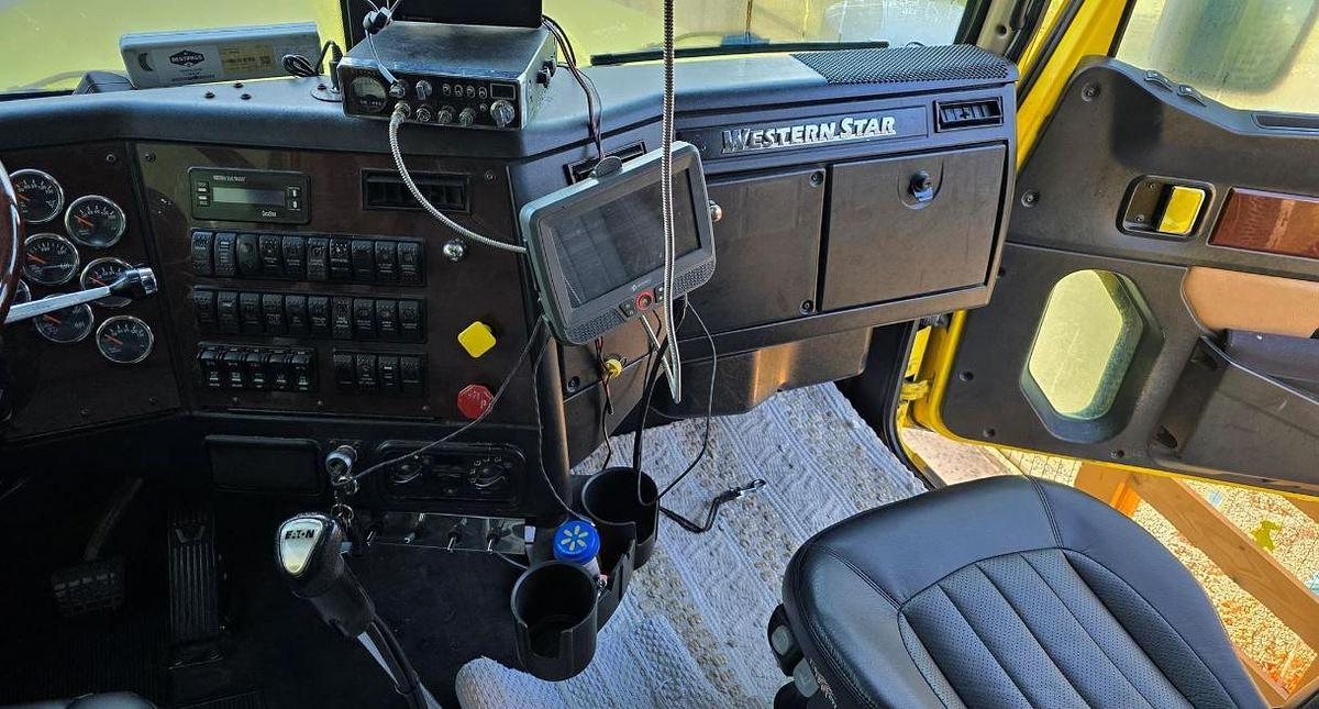 Used 2015 Western Star 4900EX Sleeper Semi Truck