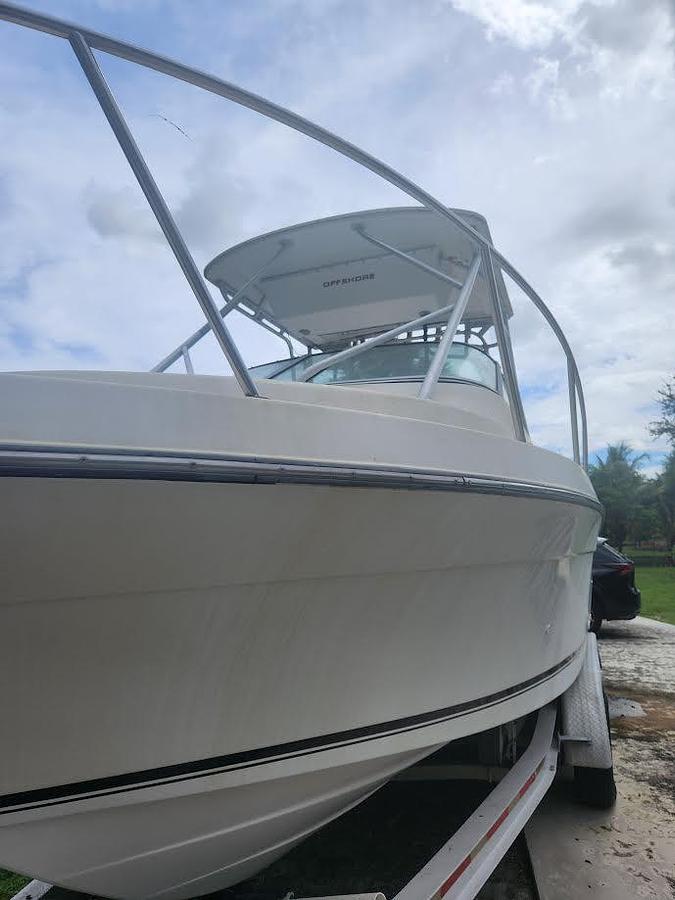 Used 1999 Robalo 2420