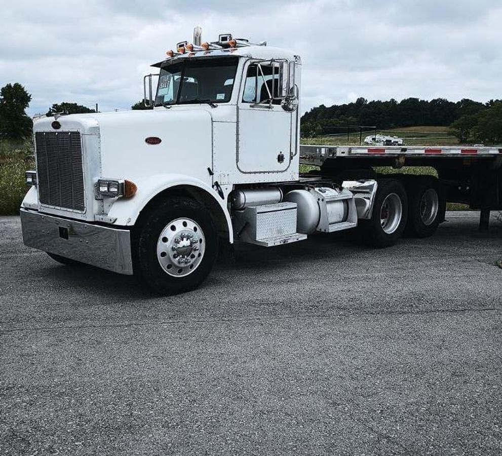 Used 2001 PETERBILT 378 Day Cab