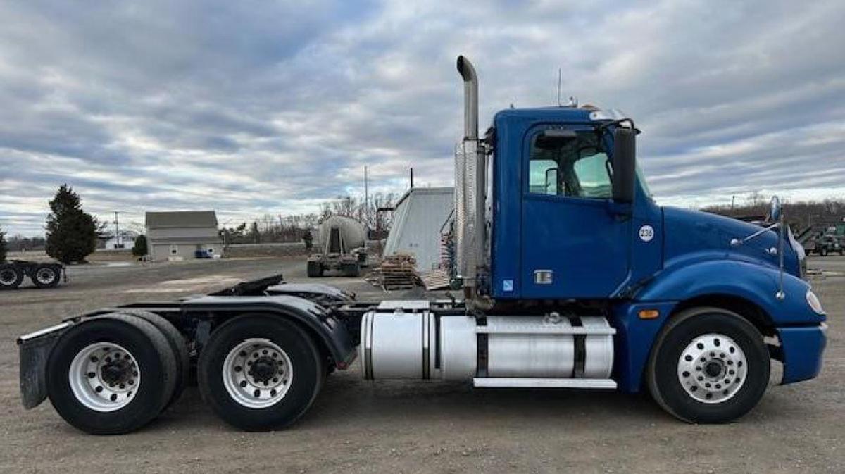Used 2018 Freightliner Columbia 120