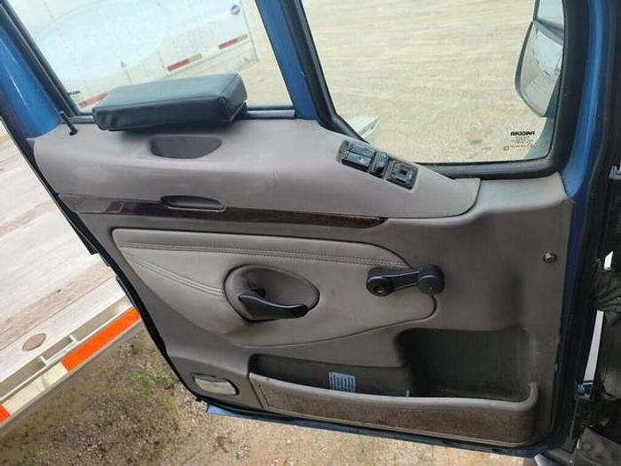 Used 2014 Kenworth T700