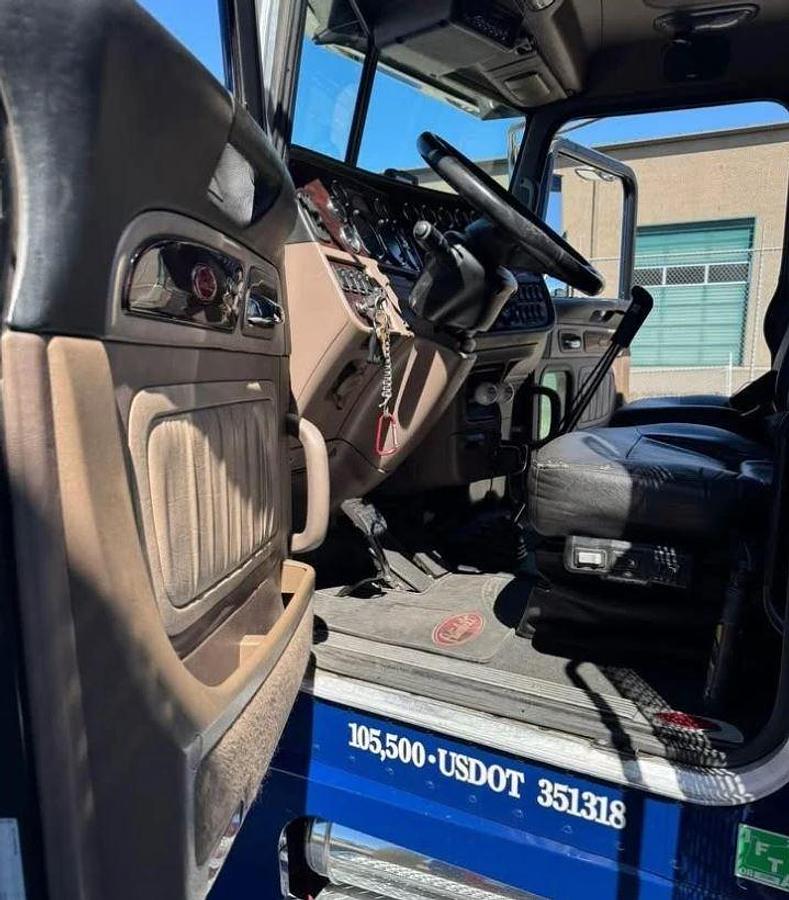 Used 2022 Peterbilt 389