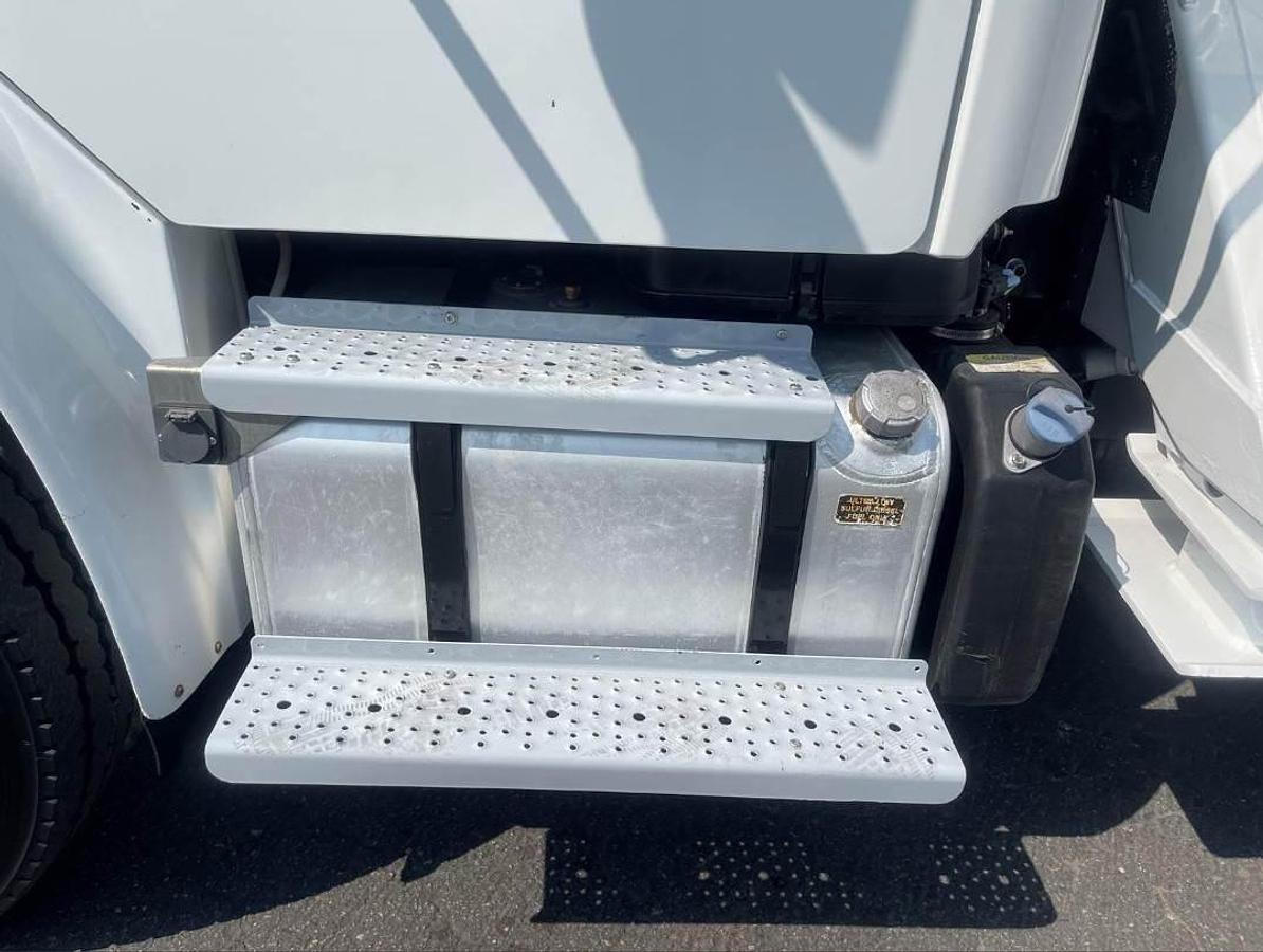 Used 2015 Freightliner M2 106 4x4 Boom