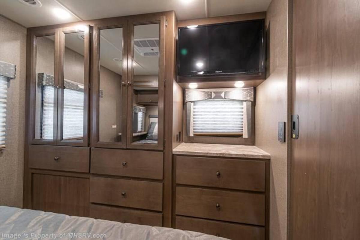 Used 2020 Thor Motor Coach Windsport 32T