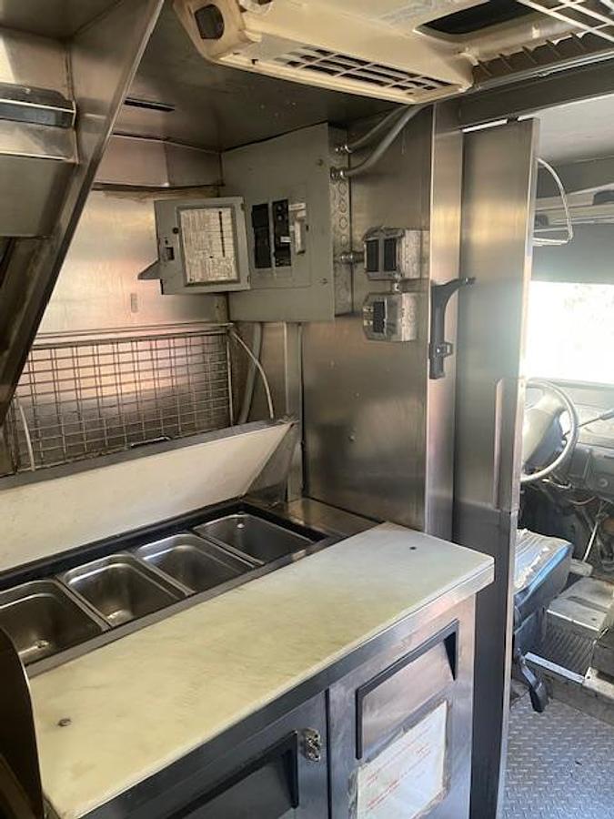 Used 2002 Ford 3CH Food Truck/ Commercial Van