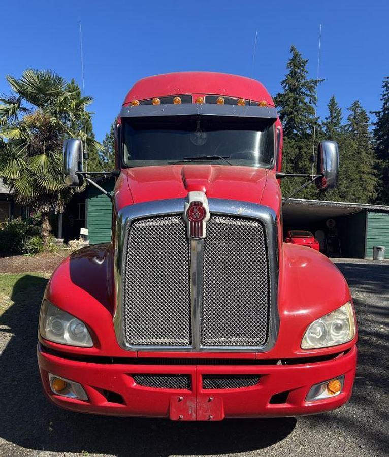 Used 2014 KENWORTH T660 Conventional Sleepe Semi