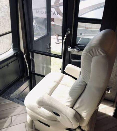 Used 2016 Newmar Mountain Aire 4565