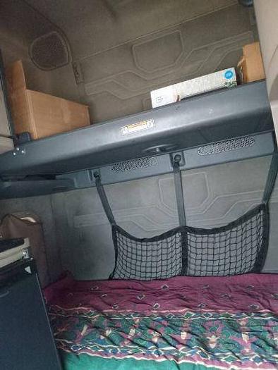 Used 2013 Freightliner Cascadia Semi Truck