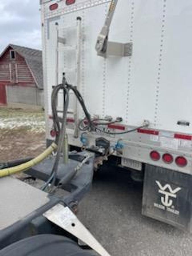 Used 2024 Wilson Super Hopper Trailer
