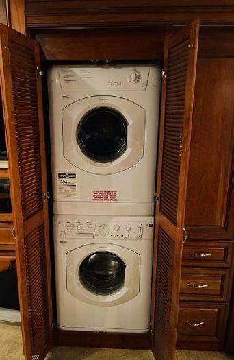 Used 2011 American Coach American Tradition 42M