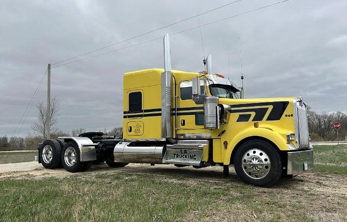 Used 2021 KENWORTH W900L