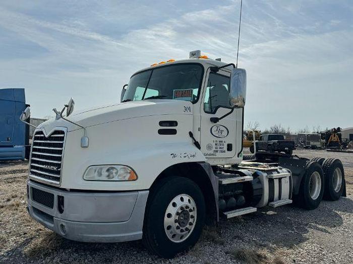 Used 2017 Mack CXU613 T