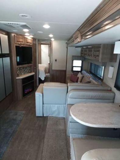 Used 2019 Jayco Seneca 37K
