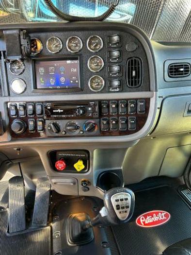 Used 2022 Peterbilt 389