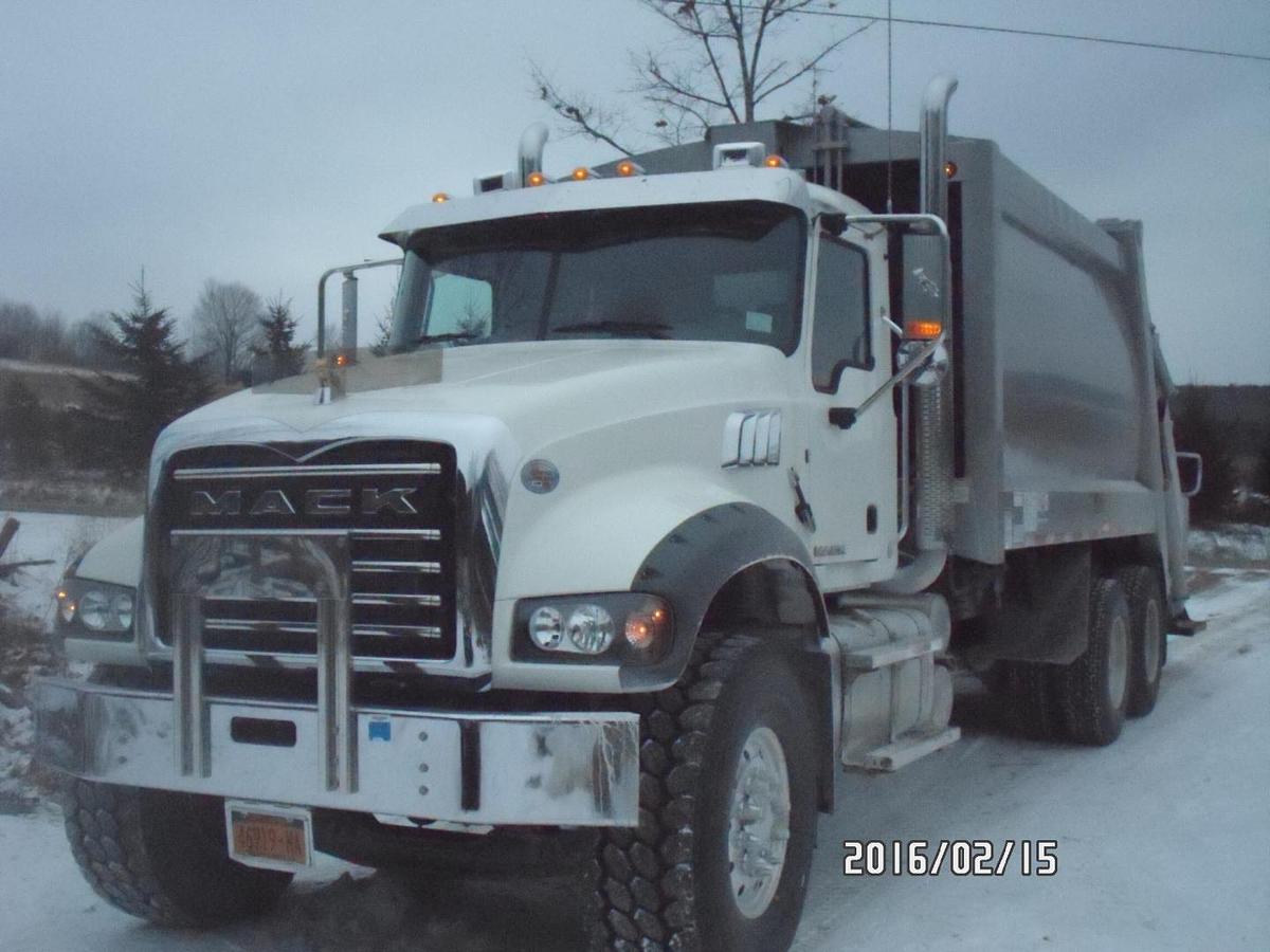 Used 2016 Mack Granite GU713 — 25-Yard PakMor Rear-Load Refuse Truck