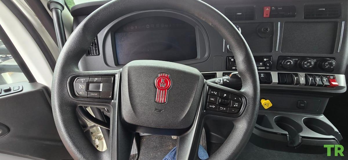 Used 2024 Kenworth T880