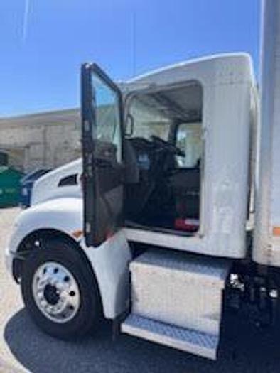 Used 2019 KENWORTH T270 Box Truck