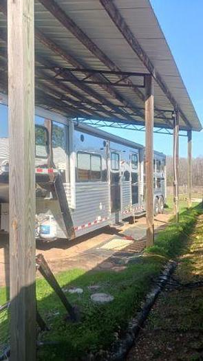 Used 2008 Dream Coach 3 Horse