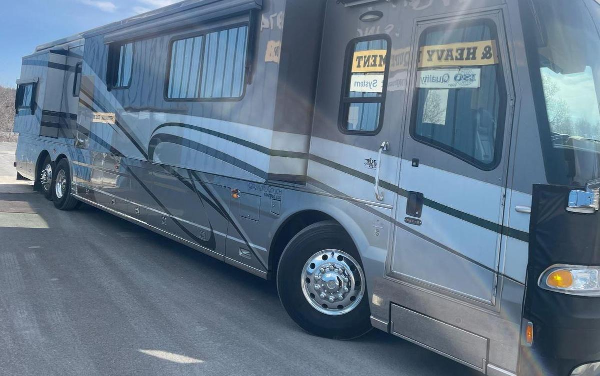 Used 2005 Country Coach Magna 630