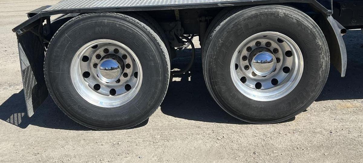 Used 2015 Peterbilt 579