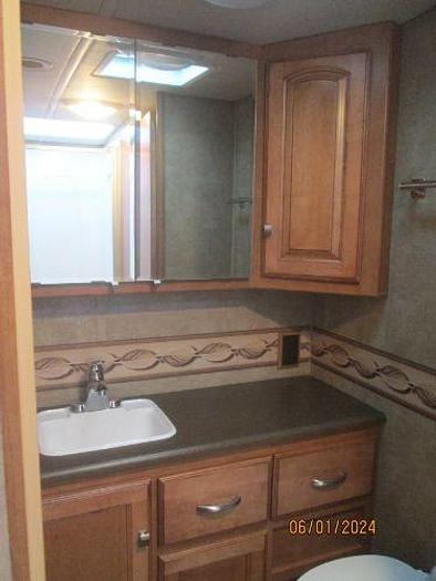 Used 2013 Winnebago Vista 30T