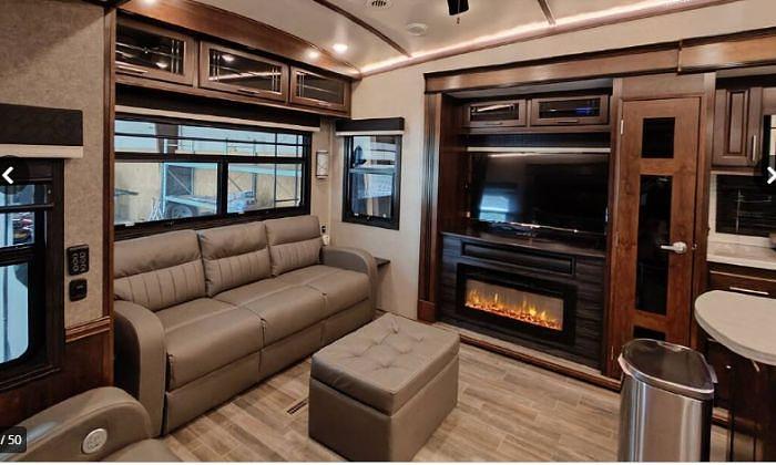 Used 2020 Jayco Pinnacle 36ssws