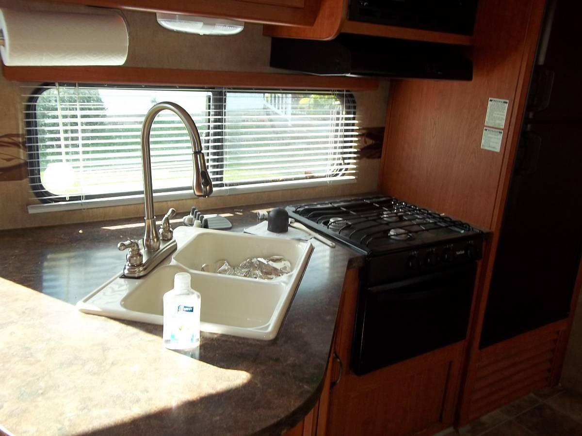 Used 2012 Forest River V Cross 32 FT Travel Trailer