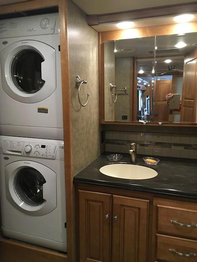 Used 2016 Winnebago Journey 40R Diesel Pusher
