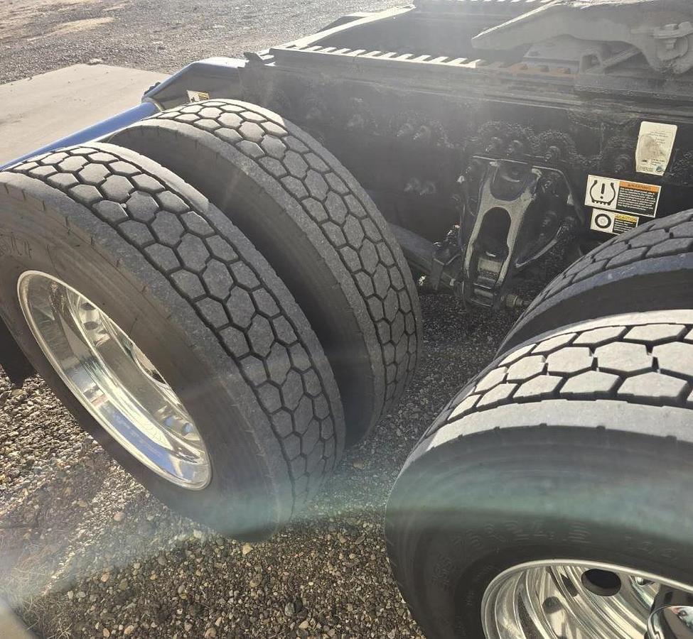 Used 2021 Peterbilt 567 Sleeper Truck