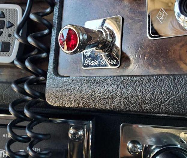 Used 1996 KENWORTH T800 and 2020 Great Dane Dry Van